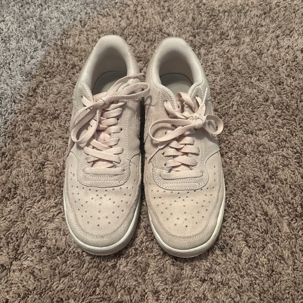 Nike Women's Cream Sneakers